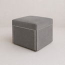 Taburete Gris con clavillo