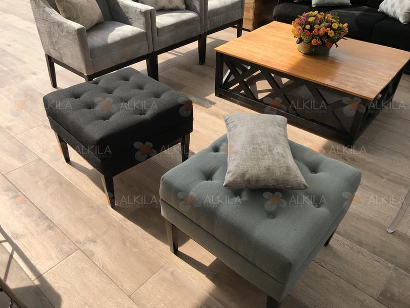 Taburete Gris Cuadrado Base Madera Salas Elite AlkilaEvent 