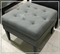 Taburete Gris Cuadrado Base Madera